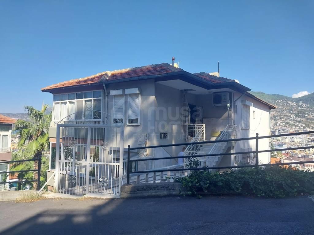 Alanya, Kale. Furnished 4+1 apartment with a sea view id 5074