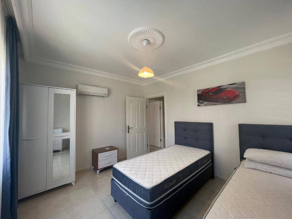 e896f83b-f102-496e-9803-fa21fdf2e982